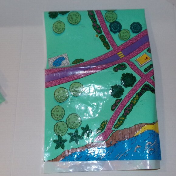 Vintage 1994 Polly Pocket Drive-In Burger Restaurant And Playville Mat - Picture 15 of 16